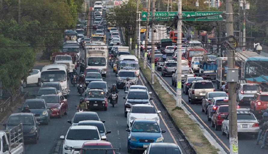 Procesan a motorista por caída de pasajera desde autobús en movimiento