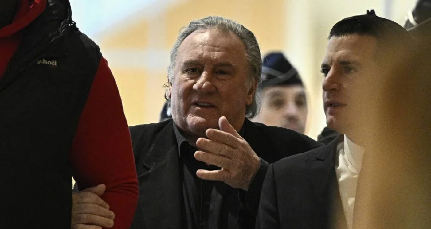 Depardieu no comparece por presunta agresión a "rey de los paparazzi" y el juicio continúa