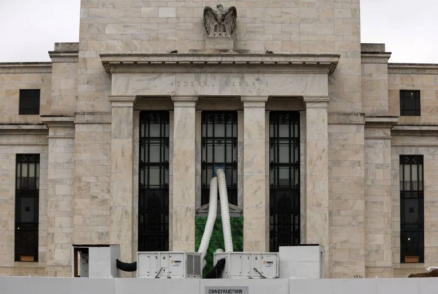 Fed mantiene tasas de interés y advierte incertidumbre aún elevada