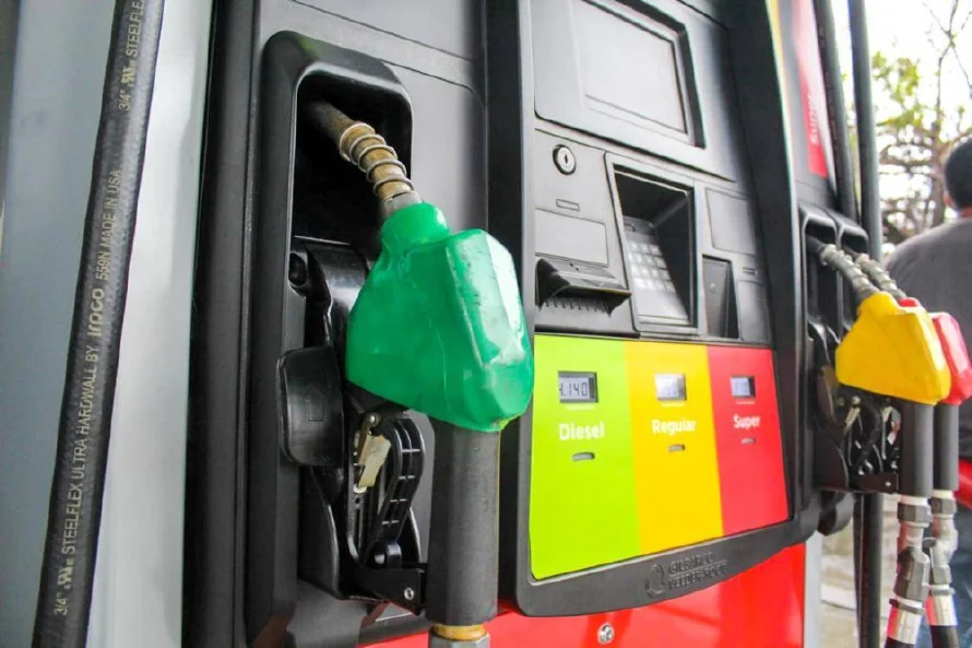 Advierten de incremento en los combustibles en El Salvador por conflicto entre Irán e Israel
