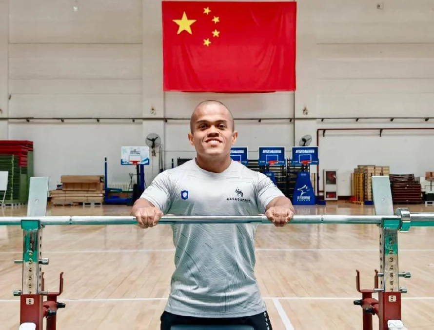 Herbert Aceituno completa su primer entrenamiento en China rumbo al Mundial de Beijing 2025