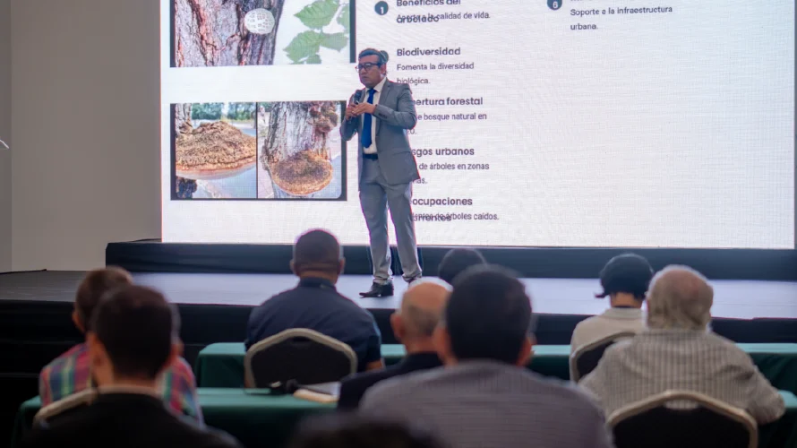 AES El Salvador lidera la octava edición de su seminario de Arboricultura Urbana con foco en seguridad y sostenibilidad