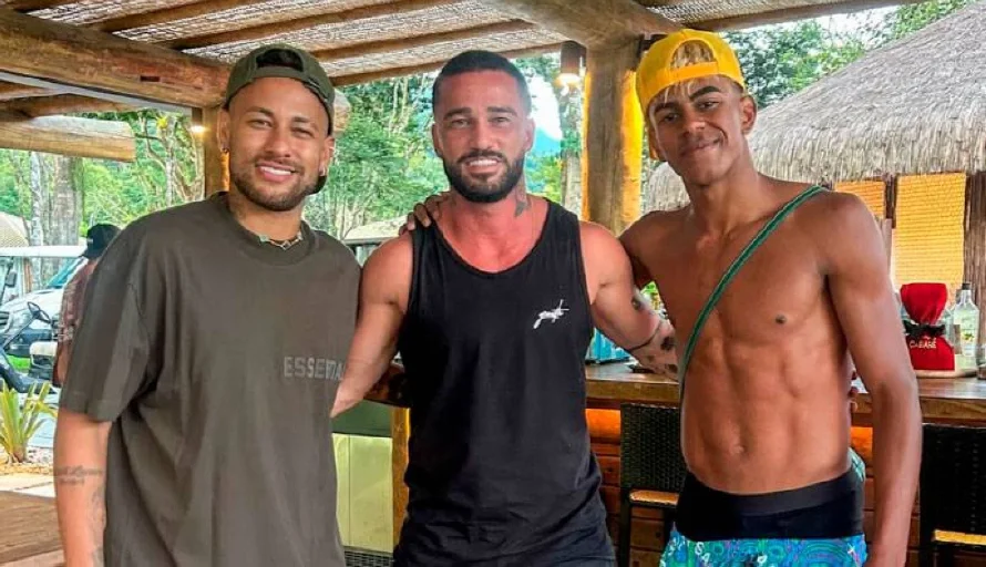 Lamine Yamal cumple el sueño de conocer a su ídolo Neymar