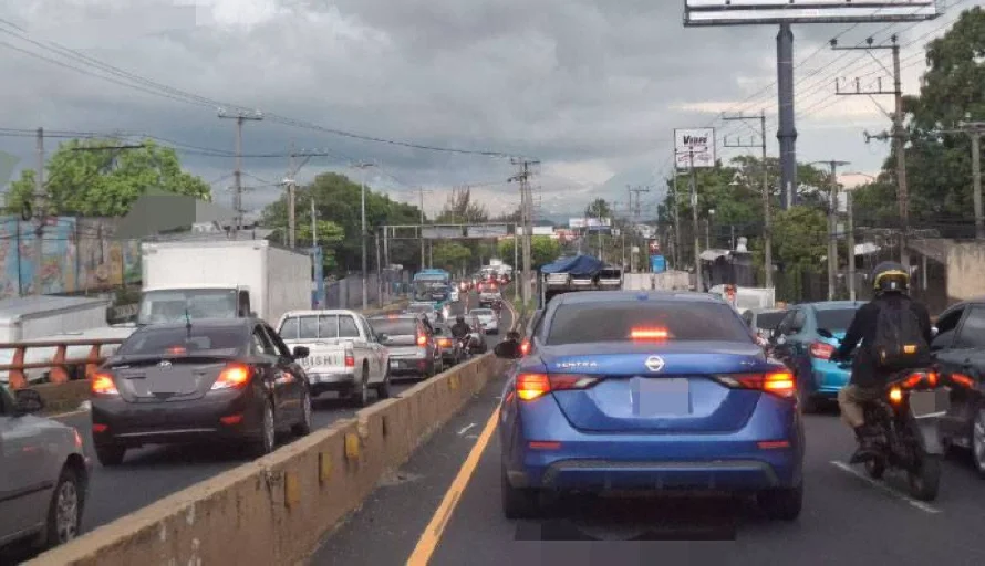 VMT extiende tramo del carril reversible en el bulevar del Ejército