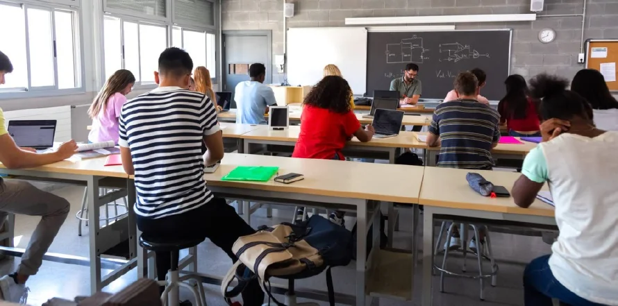 España facilitará que estudiantes extranjeros bloqueados por Trump estudien en el país