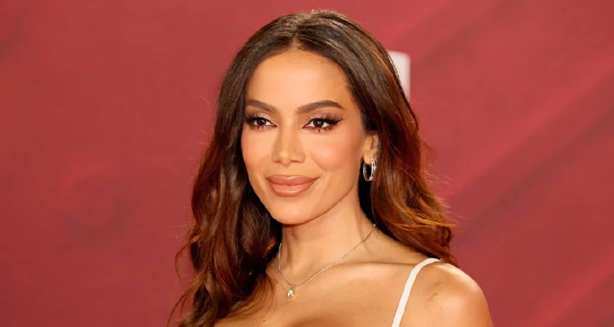 La cantante brasileña Anitta es hospitalizada por una infección bacteriana severa