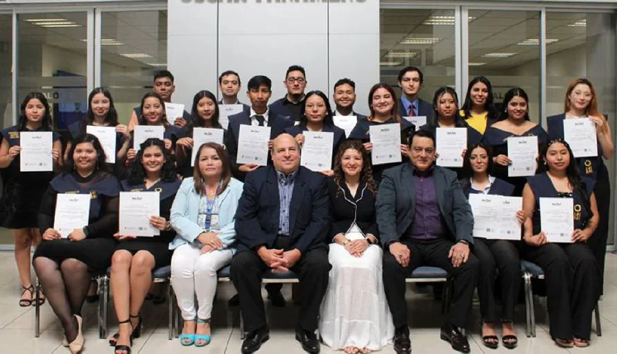 ASI e INCAF gradúan a 30 jóvenes en administración de empresas y asesoría de ventas