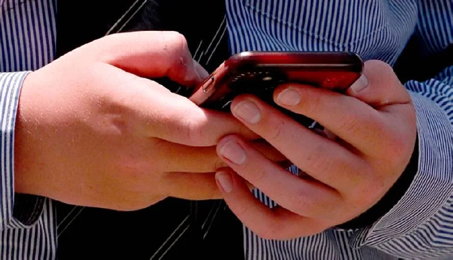 WhatsApp ofrecerá sugerencias basadas en IA para redactar mensajes en los chats