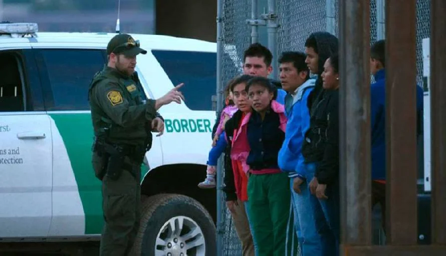 EEUU retuvo en mayo a 208 salvadoreños, 43 niños, en frontera sur de EEUU