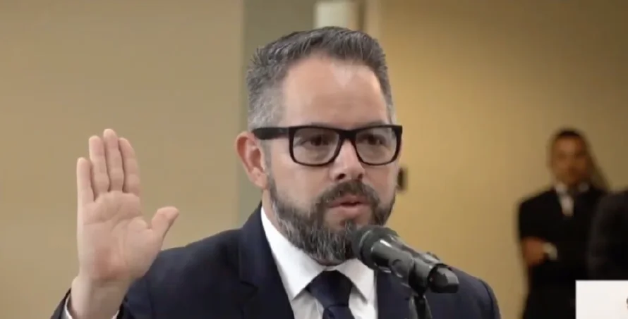 Con 59 votos, incluidos los de Arena, reeligen a Franklin Nolasco como presidente del Tribunal de Servicio Civil