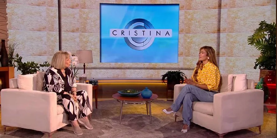 El Show de Cristina sorprende con su regreso a Univision junto a Karol G