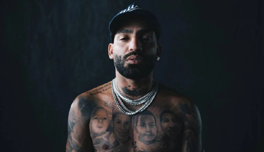 Reggaetonero Arcángel agradece a Jesucristo en nuevo álbum y tras operarse el corazón