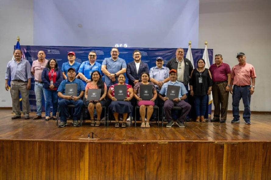Inabve dice entregó más de $400,000 como capital para 142 emprendimientos