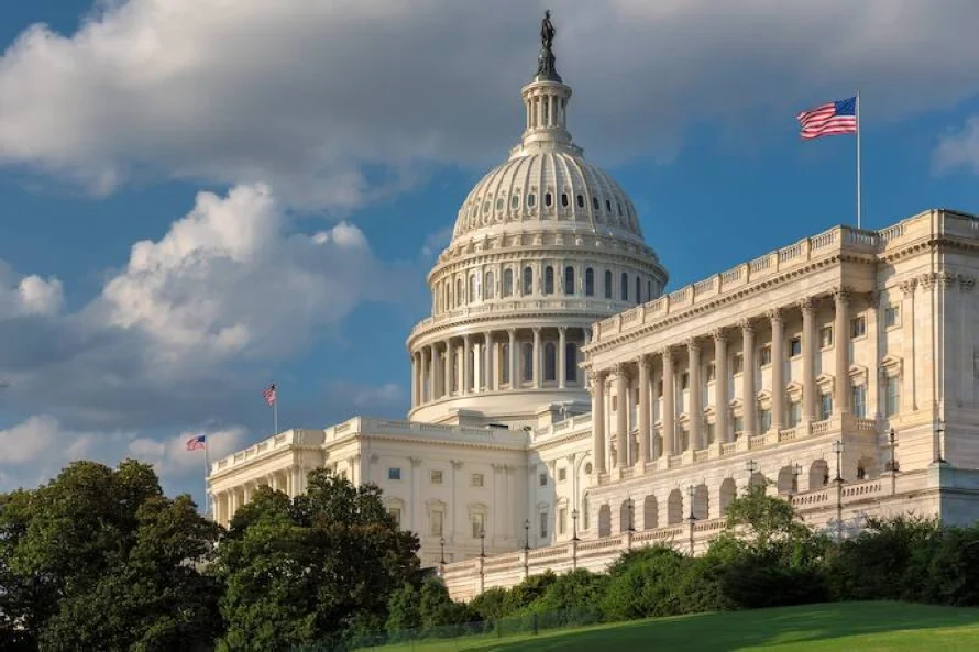 Senado de EE.UU. abre debate de polémico presupuesto de Trump con recortes por $4 billones