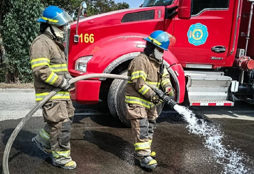 Bomberos comprará camiones 4x4 por medio millón de dólares para atender emergencias