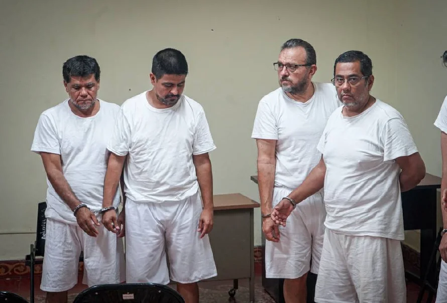 Empleados de ANDA cobraban entre $1,000 y $3,000 por conexiones ilegales