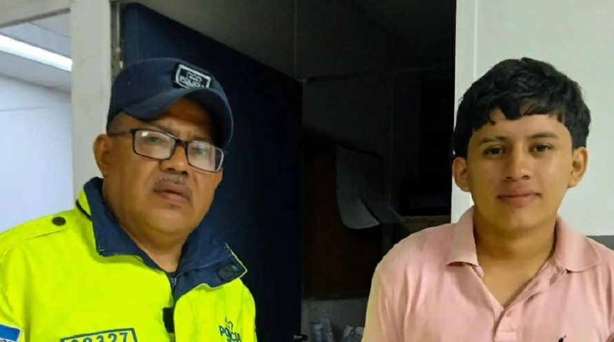 Detienen a joven motociclista con 100 grados de alcohol tras chocar con una patrulla policial en Santa Ana