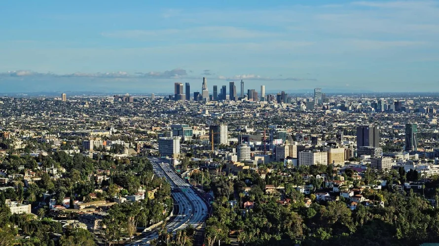Trump denuncia a la ciudad de Los Ángeles por sus leyes "santuario" sobre inmigración