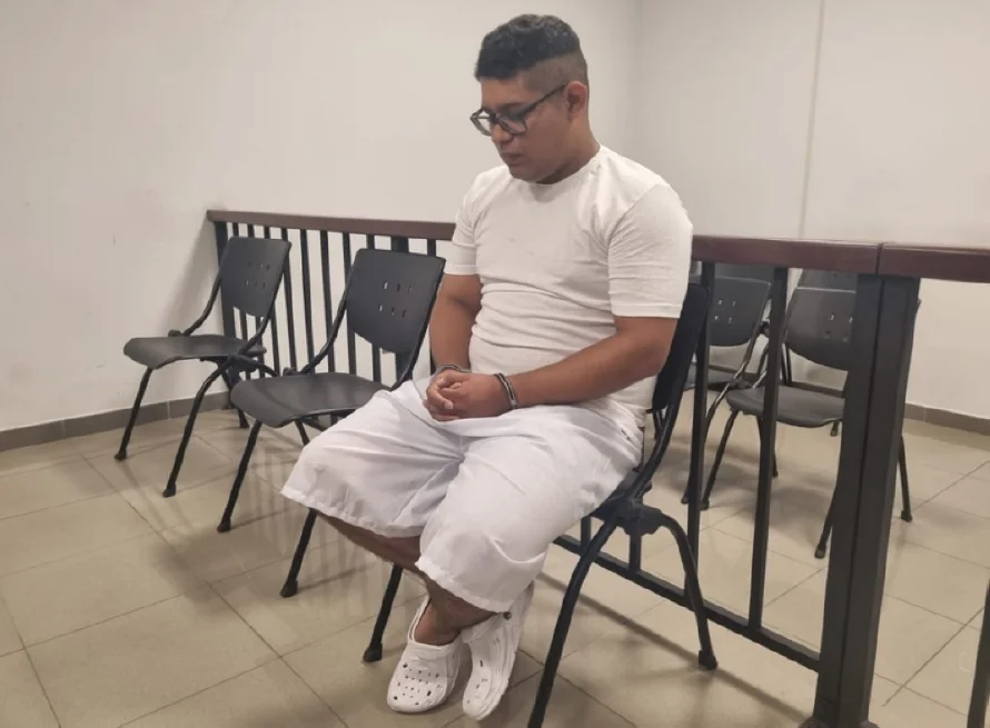 Un exinvestigador policial fue condenado a seis años por exigir $10,000 a víctima