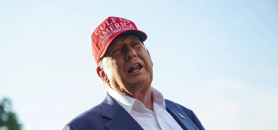 "Les enseñaremos a huir de un caimán": Trump se burla de migrantes en "Alligator Alcatraz"