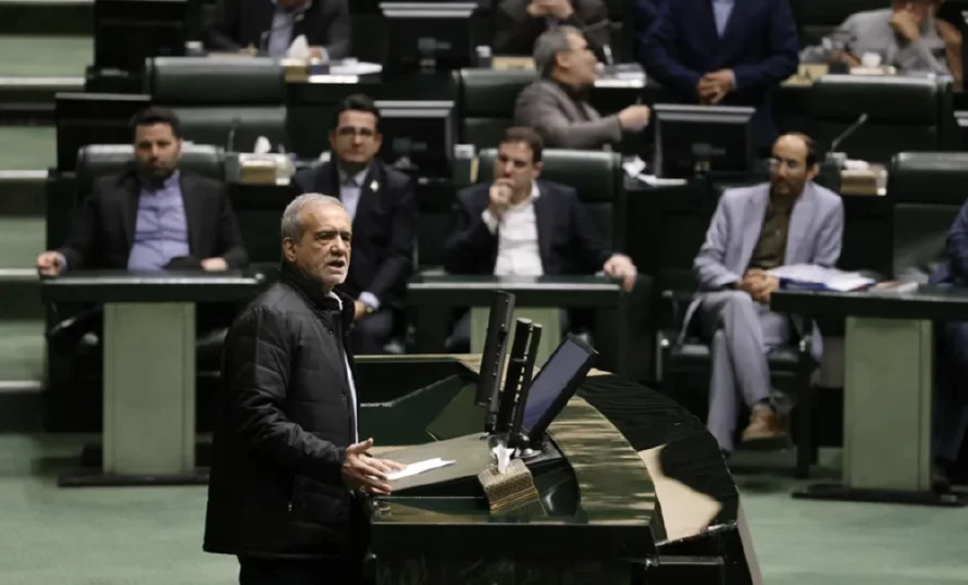 El presidente de Irán aprueba la ley por la que se suspende la cooperación con la OIEA