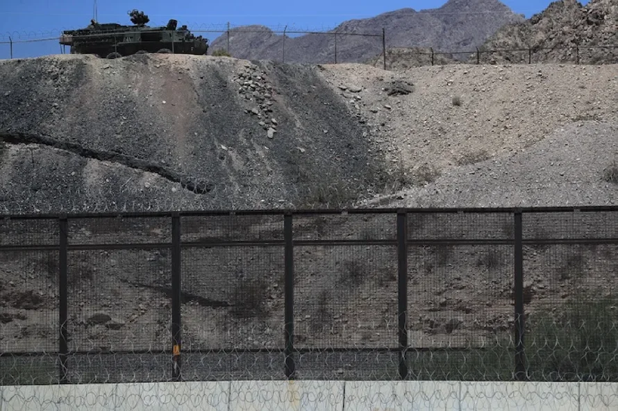 Cruces de inmigrantes caen a mínimo histórico en frontera sur de EE. UU.