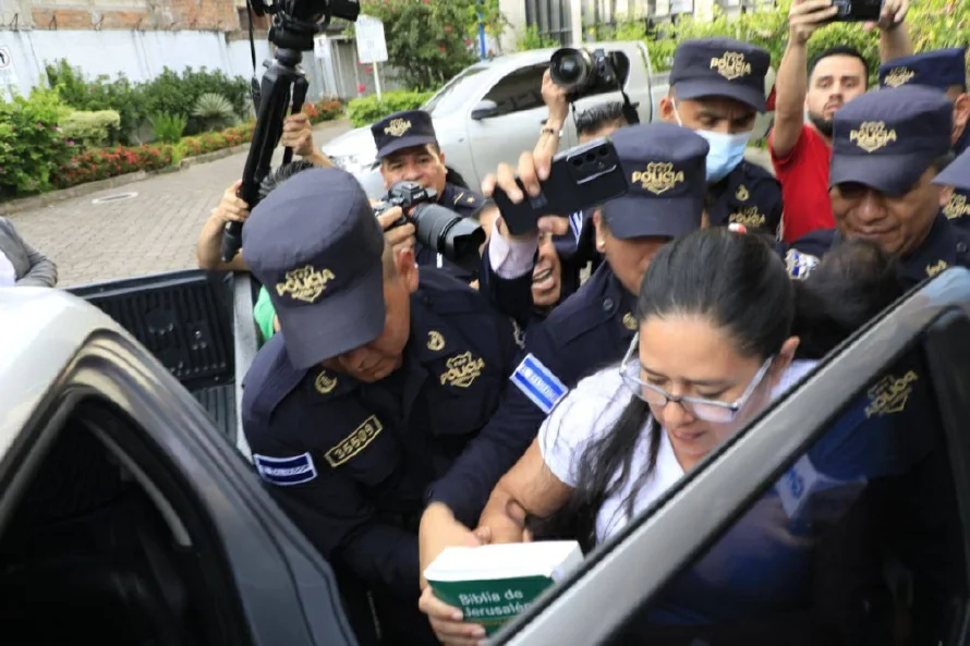 Cristosal sospecha que la abogada Ruth López fue trasladada a la granja de Izalco