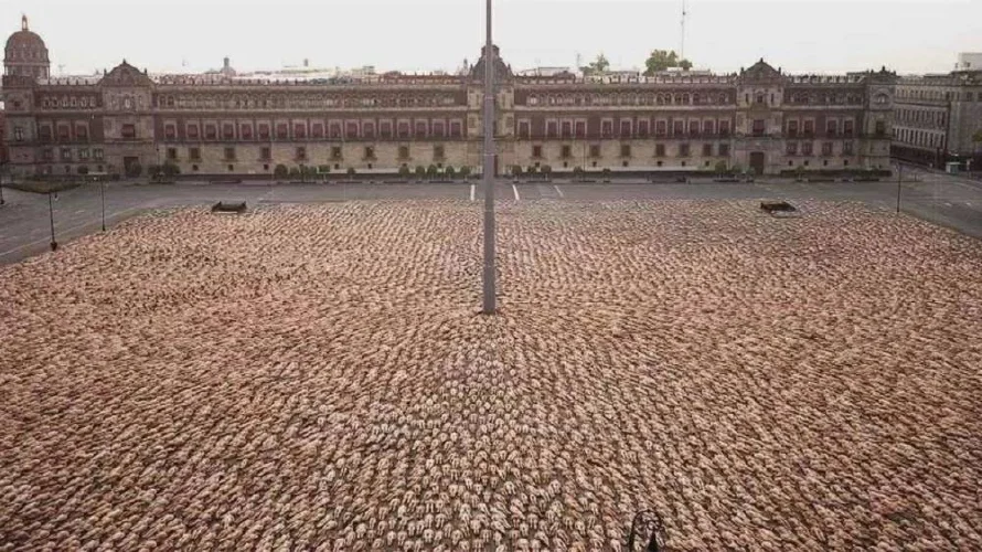 El fotógrafo de desnudos Spencer Tunick busca modelos para sesión en España