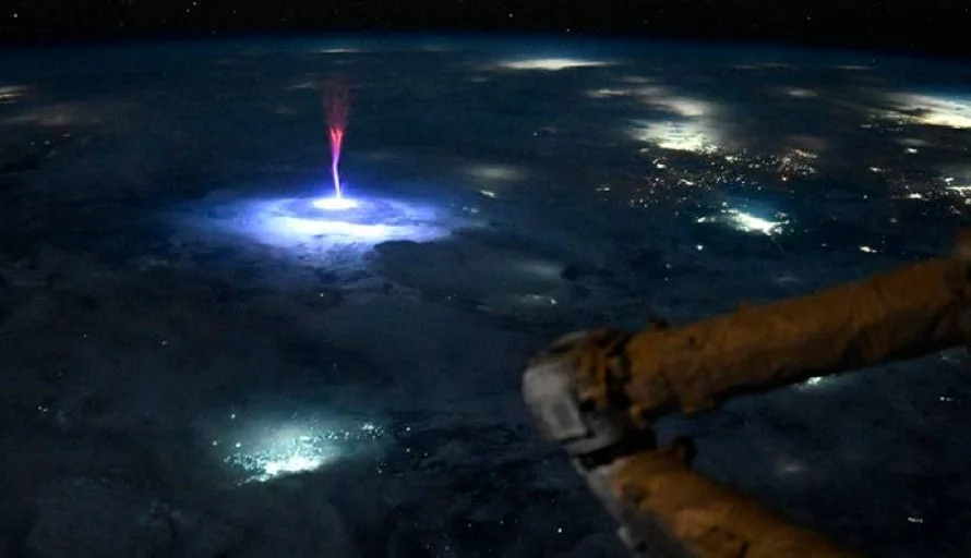 Espectacular 'duende' atmosférico captado desde el espacio
