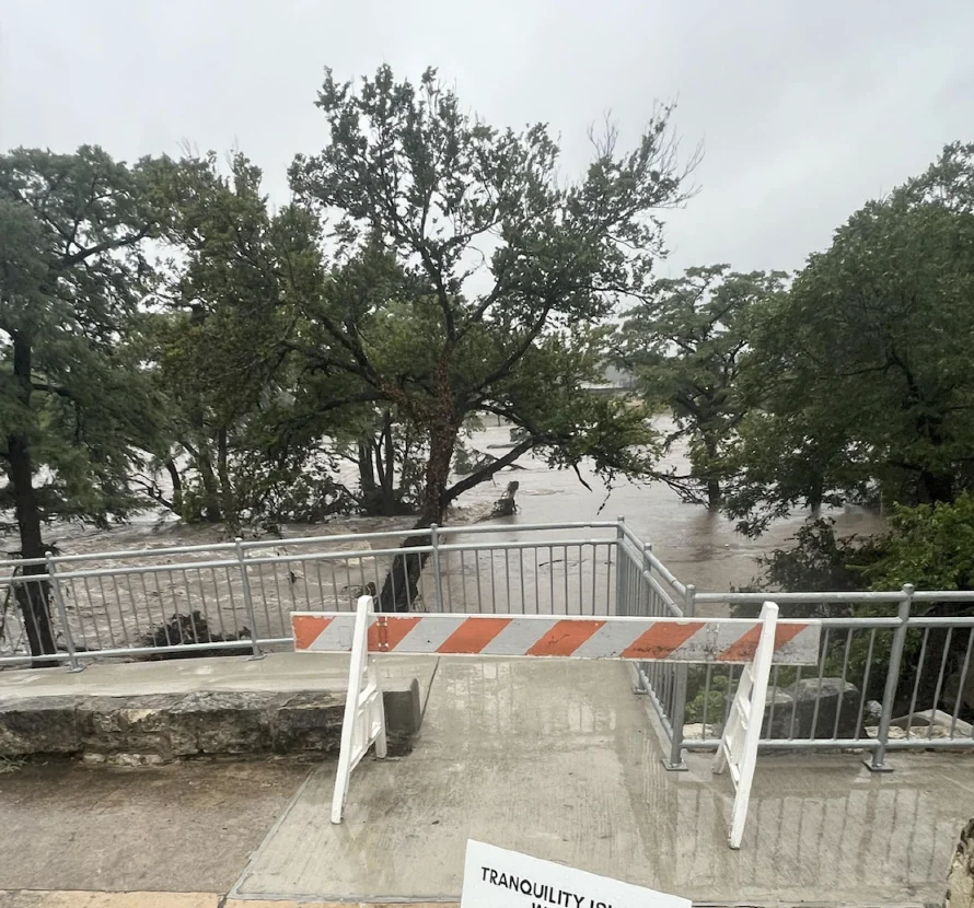 Se elevan a 43 las víctimas mortales por las inundaciones en Texas, entre ellas 15 niños