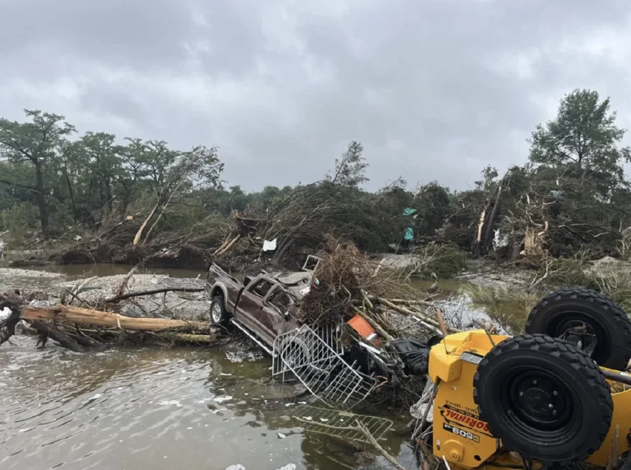 Se elevan a 52 las víctimas mortales de las inundaciones en Texas, entre ellas 15 niños