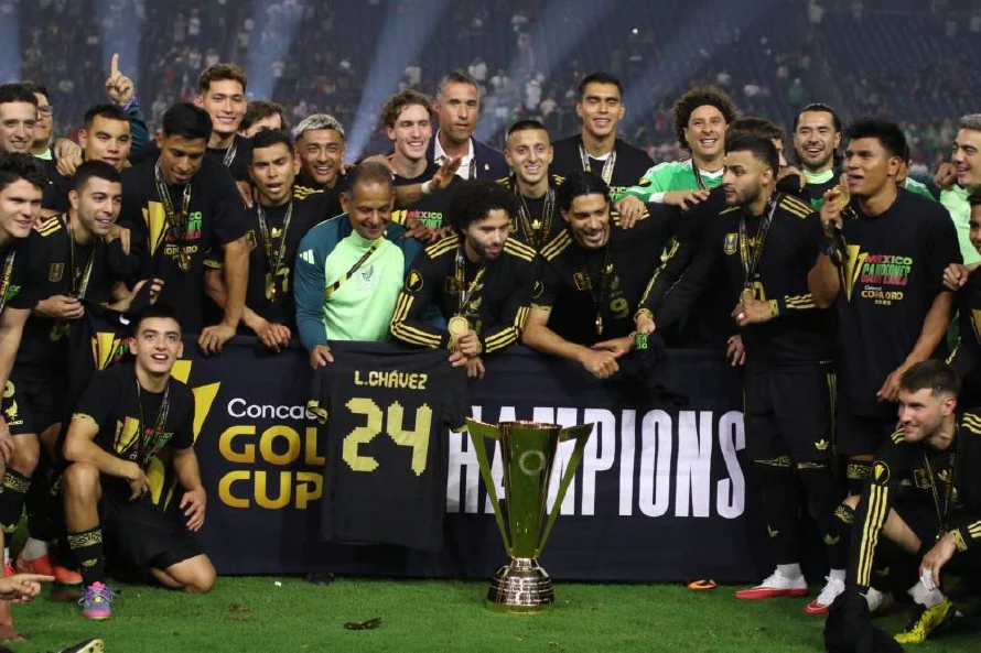 México festeja su título 13 en la Copa Oro tras vencer a EE.UU.
