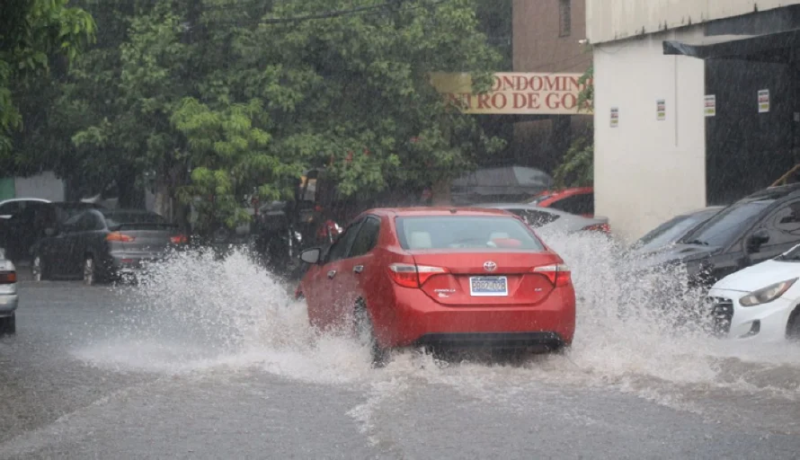 Advierten de alta probabilidad de inundaciones urbanas y crecidas de ríos en el municipio de San Salvador Centro