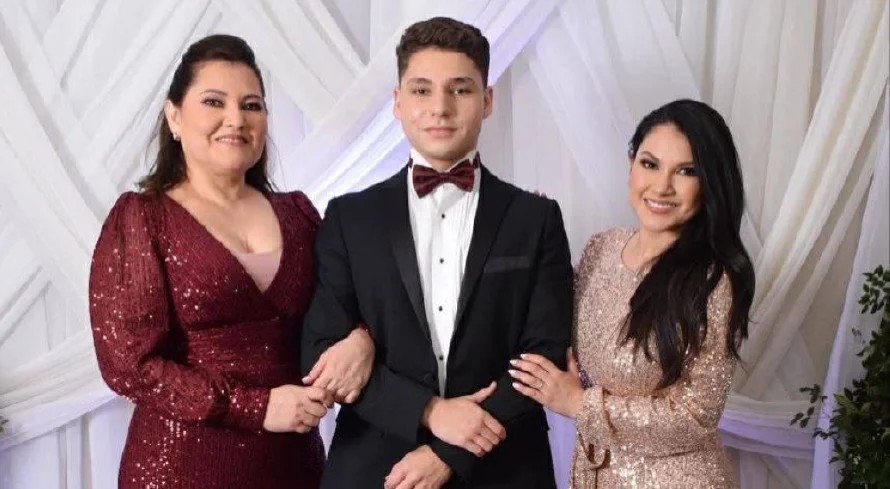 Kennya Padrón, orgullosa por su joven hermano en lista de Forbes Centroamérica
