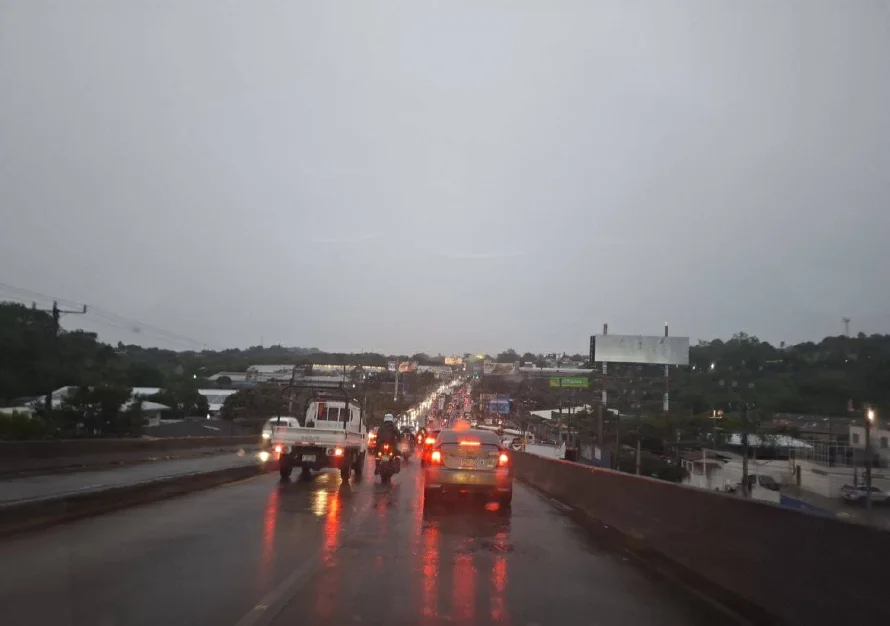 Anuncian tormentas eléctricas esta tarde y noche en zona central y norte
