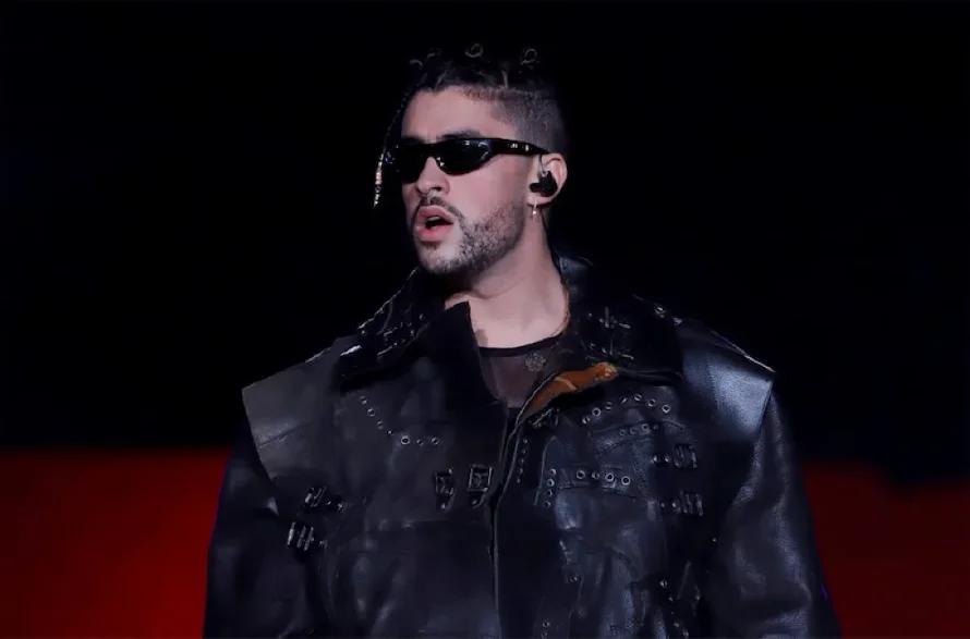 Presentan diccionario que descifra referencias de Bad Bunny en Puerto Rico