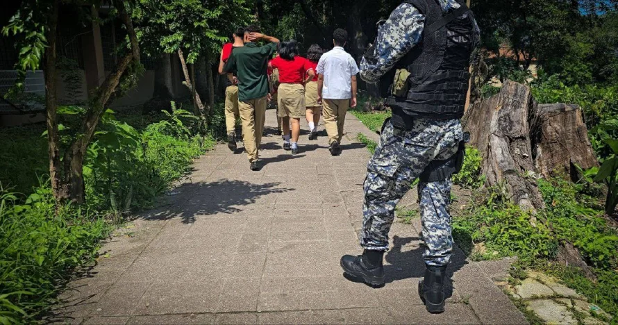 Acusan de cinco delitos a 48 jóvenes señalados de formar la pandilla "Raza Estudiantil"