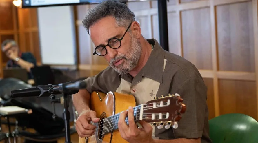 Jorge Drexler reflexionó sobre el "yo" durante jornada científica en España