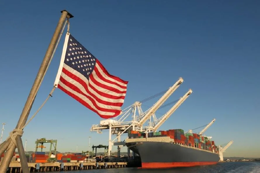 Los aranceles de Trump comienzan a golpear los bolsillos de los estadounidenses, inflación subió un 2,7 %