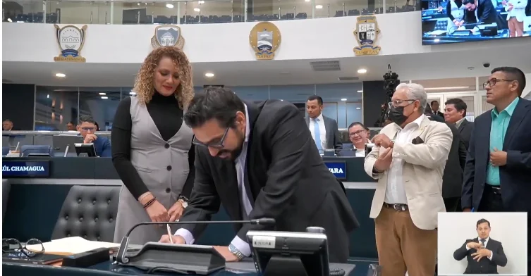 Diputados se pronuncian por el día del profesional en relaciones internacionales, el 24 de octubre