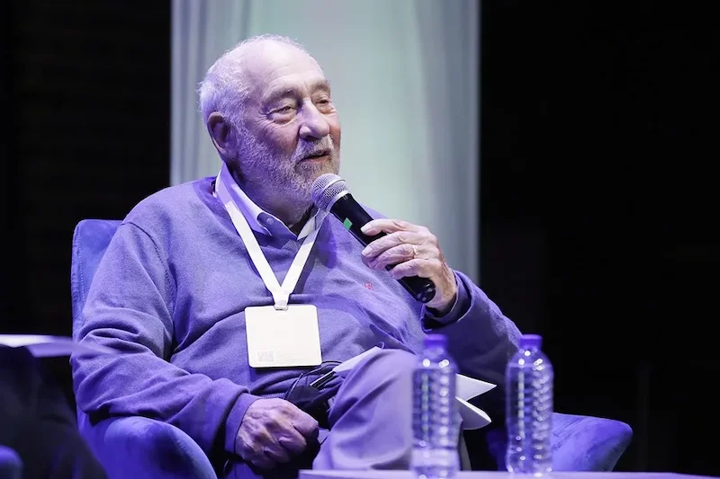 Gigantes tecnológicos y desigualdad aumentan polarización global, advierte Premio Nobel de Economía