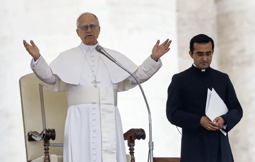 El papa pide a los 'influencers' católicos que lleven la paz a las redes sociales