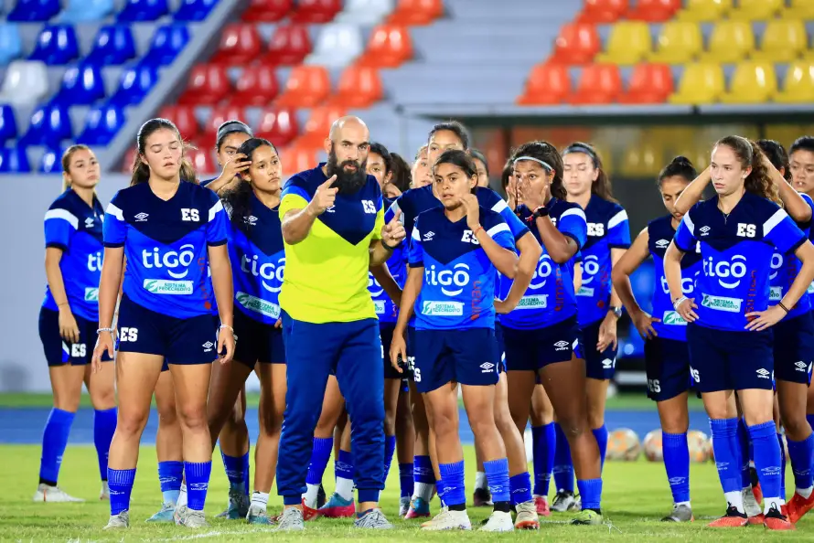 FESFUT reforzará el trabajo de la selección femenina tras suspensión de Eric Acuña