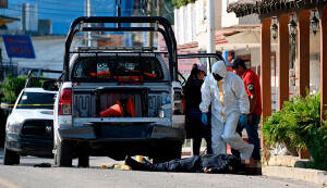 Sicarios asesinan a 4 personas y hieren a 3 en un ataque contra un bar del oeste de México