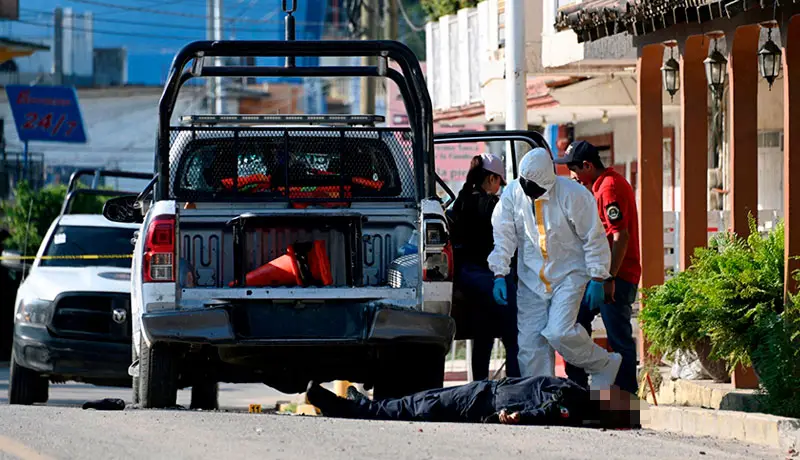 Sicarios asesinan a 4 personas y hieren a 3 en un ataque contra un bar del oeste de México