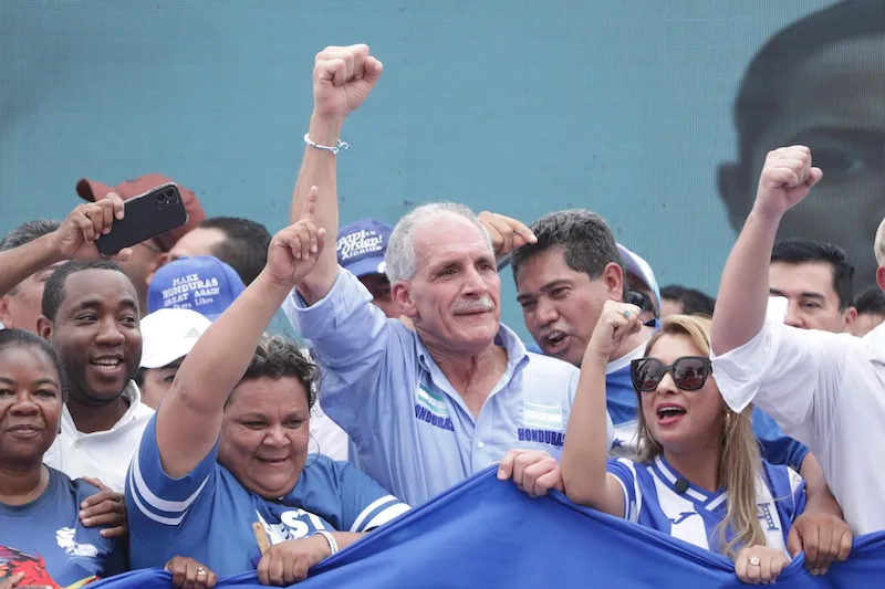 Asfura exige recuento televisado de votos ante cierre reñido en Honduras