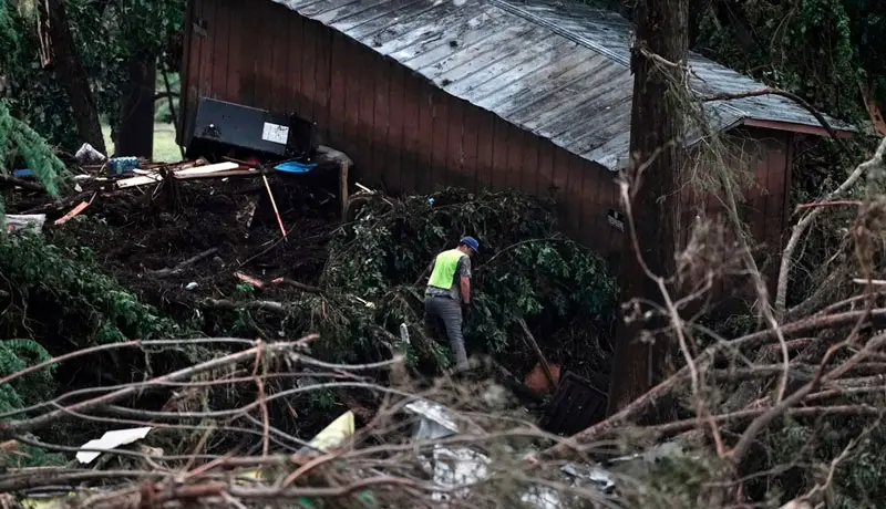 Las familias de siete víctimas de la inundación en Texas demandan al campamento de verano