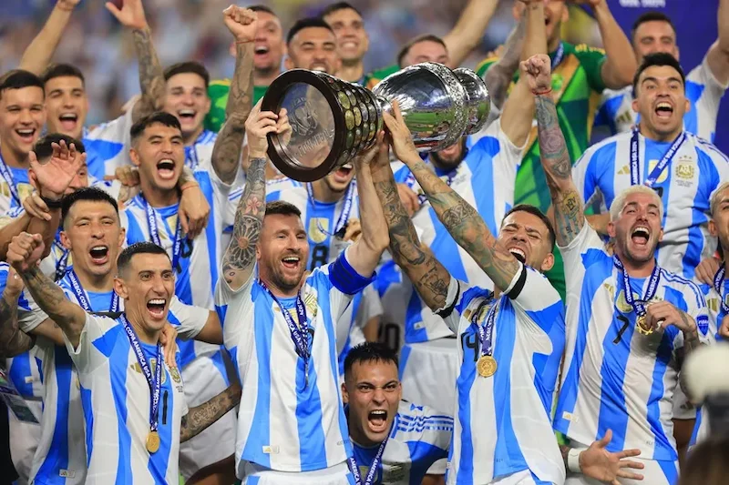 Argentina defiende su corona en el Mundial ante media docena de aspirantes