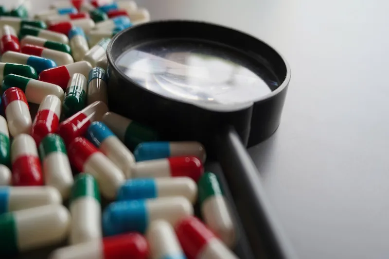 La OMS alerta sobre medicamentos contaminados y pide acción global urgente