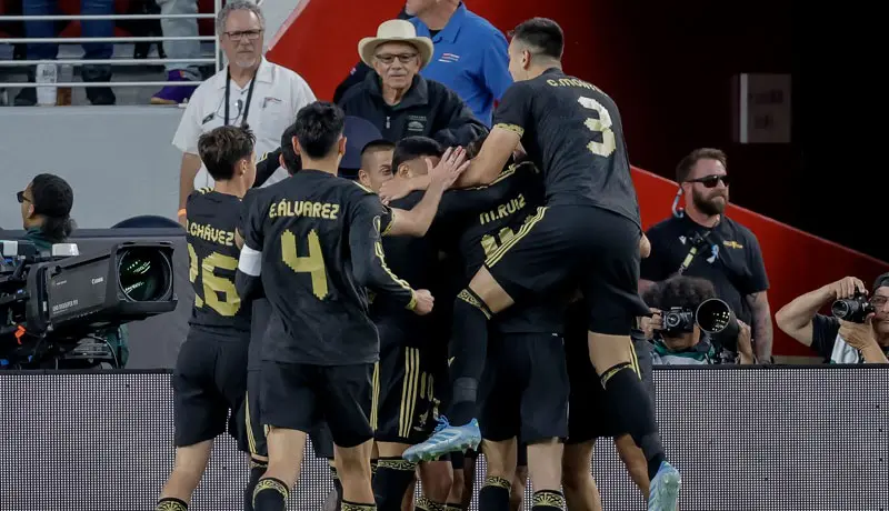 México vence con sufrimiento a Honduras y se clasifica a la final de la Copa Oro